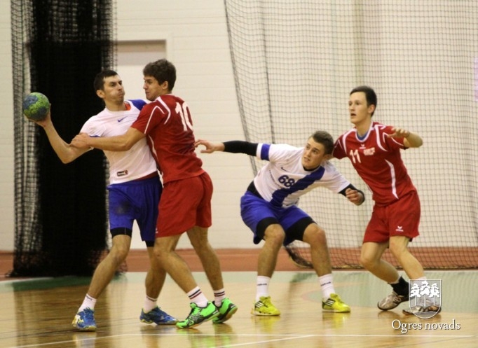 Ogres handbolisti revanšējas junioriem