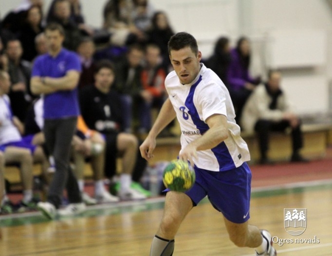 Ogres handbolisti uzvar Latvijas čempionus