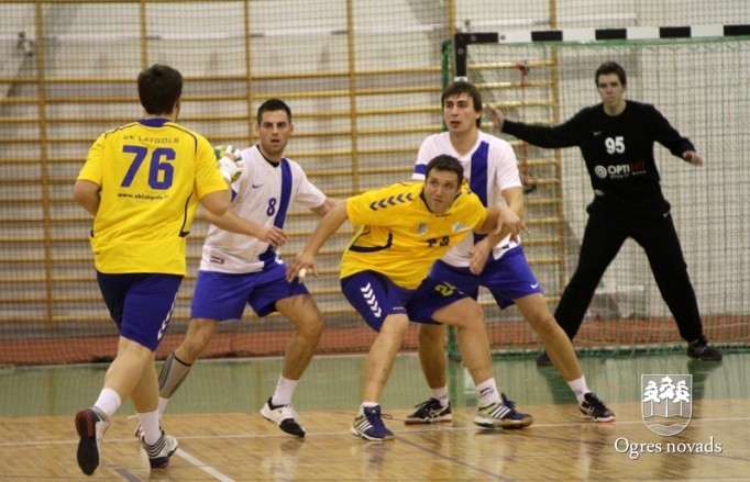 Ogres handbolisti uzvar Latvijas čempionus