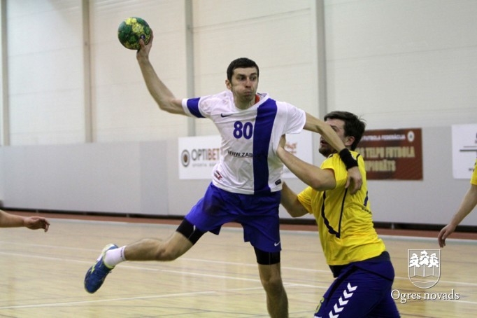 Ogres handbolisti uzvar Latvijas čempionus