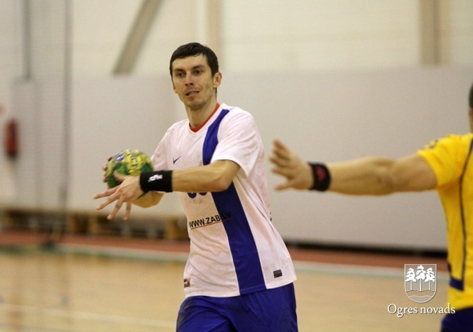 Ogres handbolisti uzvar Latvijas čempionus
