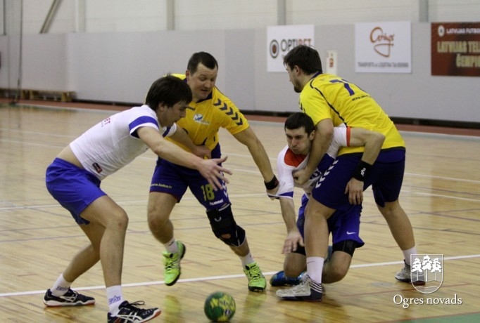Ogres handbolisti uzvar Latvijas čempionus