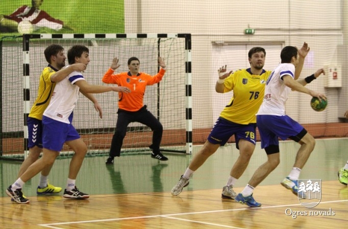 Ogres handbolisti uzvar Latvijas čempionus