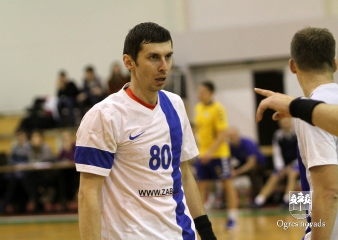 Ogres handbolisti uzvar Latvijas čempionus