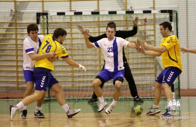 Ogres handbolisti uzvar Latvijas čempionus