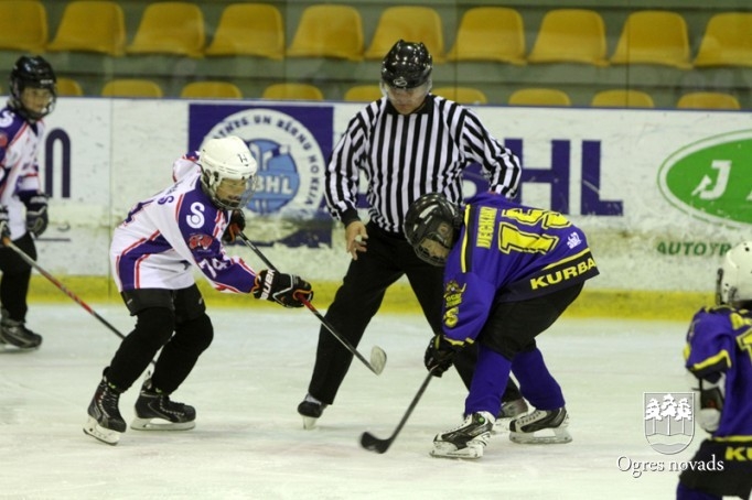 Jaunie Ogres hokejisti – Latvijas čempionāta līderi