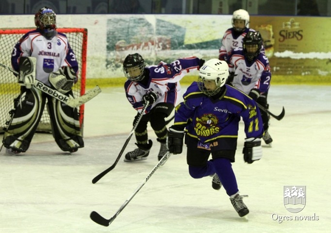 Jaunie Ogres hokejisti – Latvijas čempionāta līderi