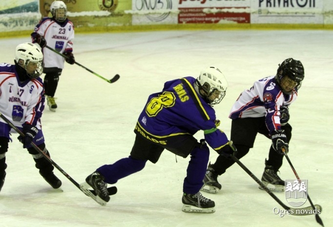 Jaunie Ogres hokejisti – Latvijas čempionāta līderi