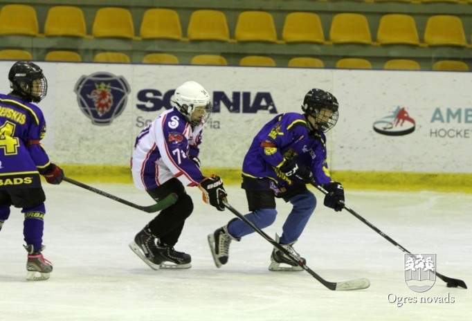 Jaunie Ogres hokejisti – Latvijas čempionāta līderi