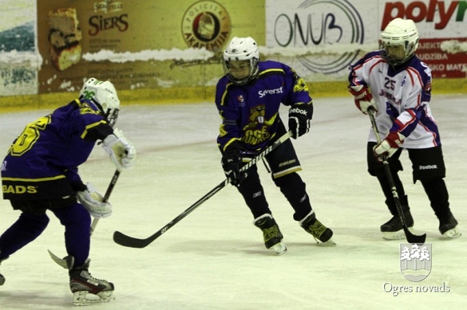 Jaunie Ogres hokejisti – Latvijas čempionāta līderi
