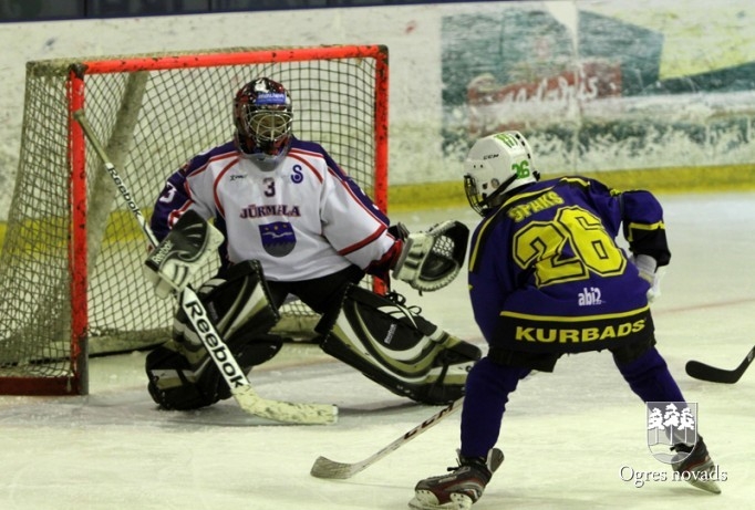 Jaunie Ogres hokejisti – Latvijas čempionāta līderi