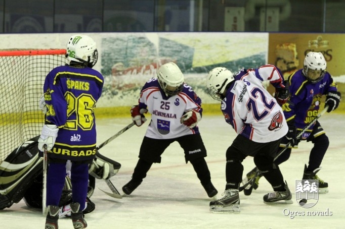 Jaunie Ogres hokejisti – Latvijas čempionāta līderi