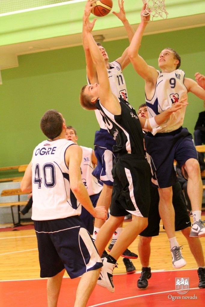 Jauno sezonu Latvijas Basketbola līgas 2. divīzijā uzsākusi Ogres Basketbola skolas komanda