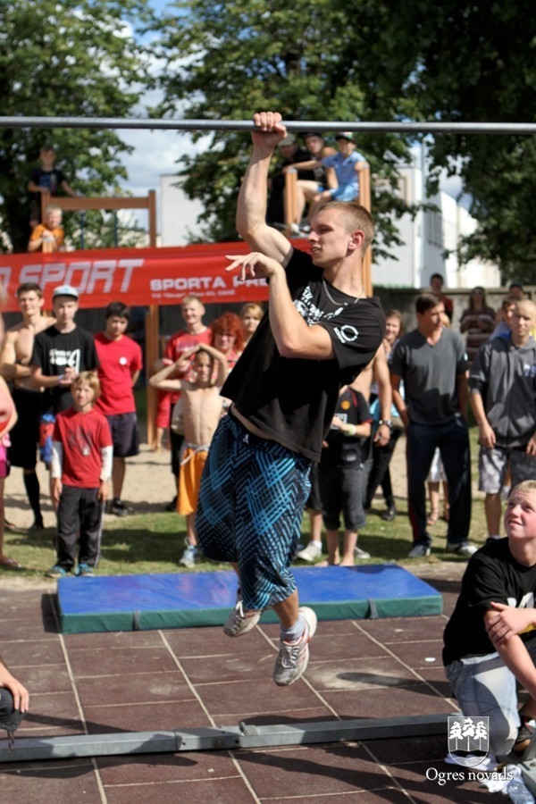 Ielu vingrotāju vīruss iekaro Ogri