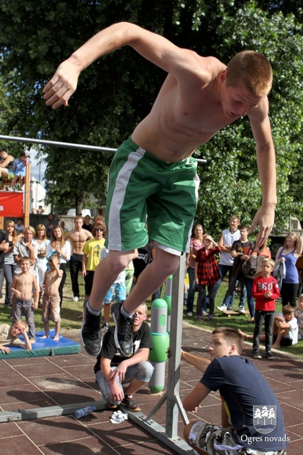 Ielu vingrotāju vīruss iekaro Ogri