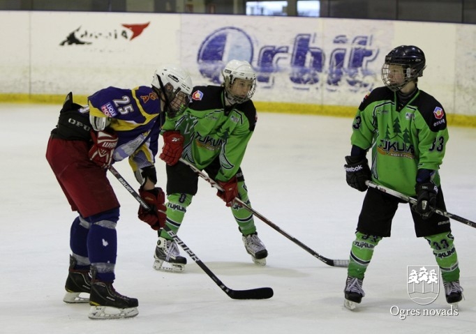 "Ogre Juniors" hokejistiem 3.vieta Rīgas Kausā un cīņa par Latvijas bronzu