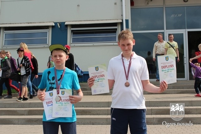 Ogrēniešiem četras medaļas Rēzeknes peldēšanas čempionātā