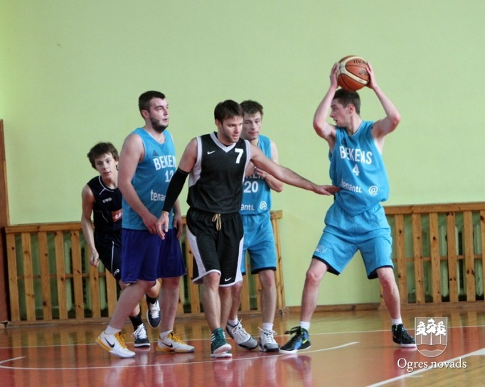 Novada basketbola čempionāta pirmo spēļu rezultāti