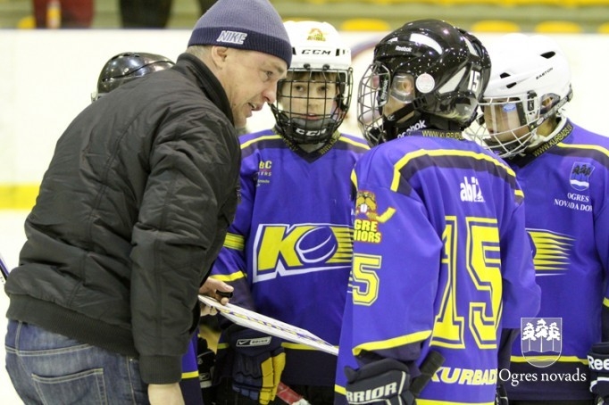 Hokeja komanda "Ogre Juniors 2" debitē Latvijas čempionātā