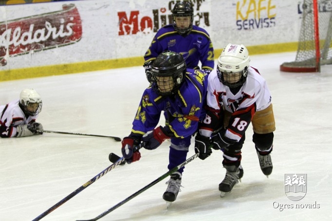 Hokeja komanda "Ogre Juniors 2" debitē Latvijas čempionātā