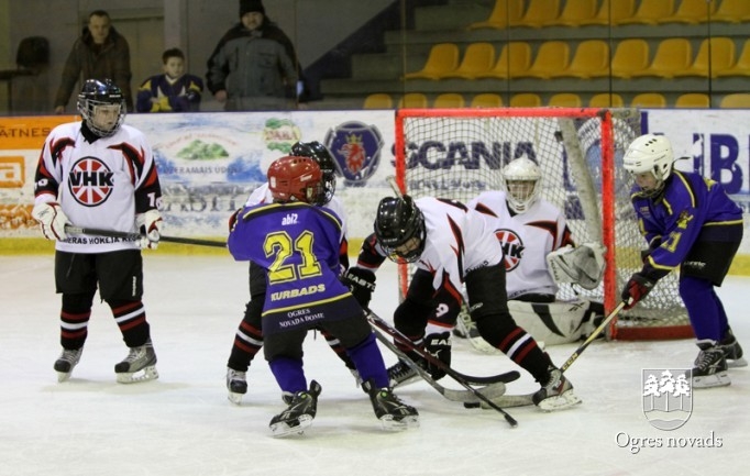 Hokeja komanda "Ogre Juniors 2" debitē Latvijas čempionātā