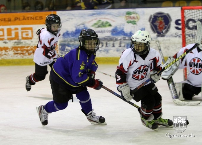 Hokeja komanda "Ogre Juniors 2" debitē Latvijas čempionātā