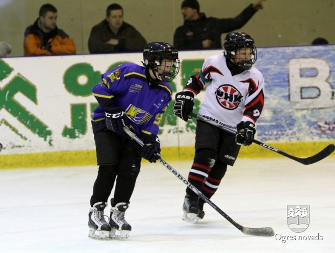 Hokeja komanda "Ogre Juniors 2" debitē Latvijas čempionātā