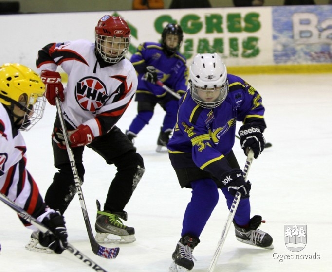 Hokeja komanda "Ogre Juniors 2" debitē Latvijas čempionātā