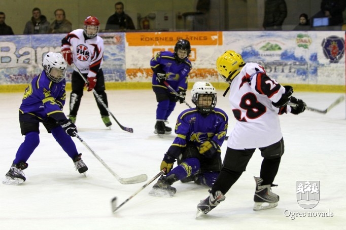 Hokeja komanda "Ogre Juniors 2" debitē Latvijas čempionātā