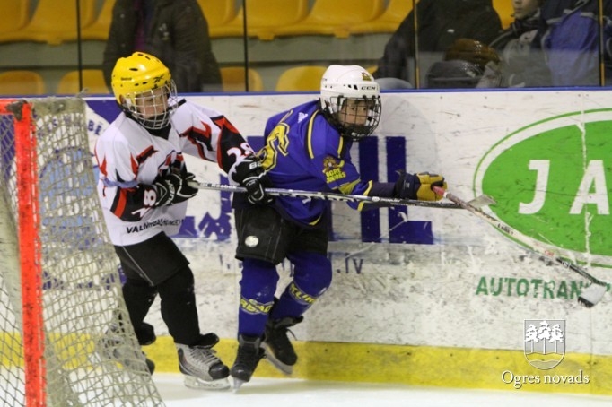 Hokeja komanda "Ogre Juniors 2" debitē Latvijas čempionātā