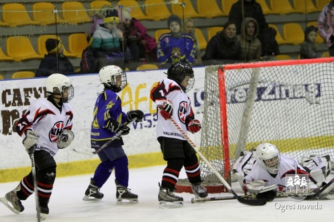 Hokeja komanda "Ogre Juniors 2" debitē Latvijas čempionātā
