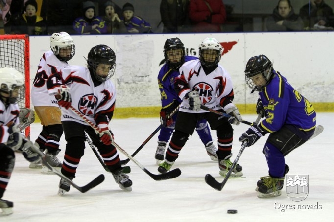 Hokeja komanda "Ogre Juniors 2" debitē Latvijas čempionātā