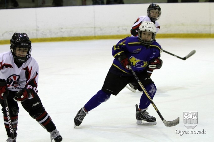 Hokeja komanda "Ogre Juniors 2" debitē Latvijas čempionātā