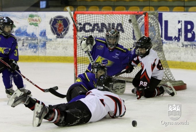 Hokeja komanda "Ogre Juniors 2" debitē Latvijas čempionātā