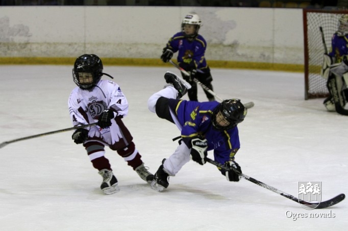 Hokeja komanda "Ogre Juniors 2" debitē Latvijas čempionātā