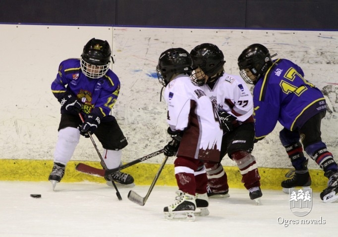 Hokeja komanda "Ogre Juniors 2" debitē Latvijas čempionātā