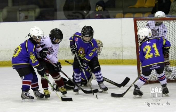 Hokeja komanda "Ogre Juniors 2" debitē Latvijas čempionātā