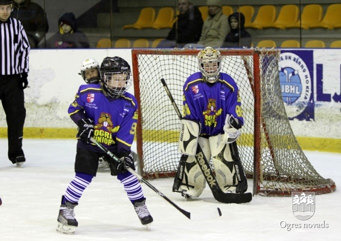 Hokeja komanda "Ogre Juniors 2" debitē Latvijas čempionātā