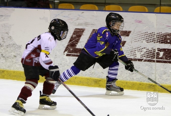 Hokeja komanda "Ogre Juniors 2" debitē Latvijas čempionātā