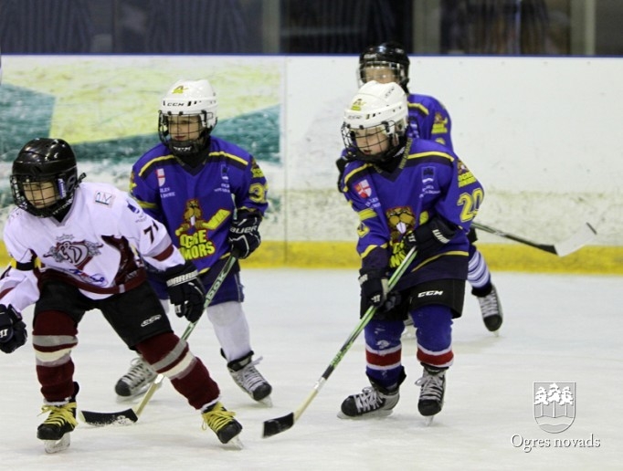 Hokeja komanda "Ogre Juniors 2" debitē Latvijas čempionātā