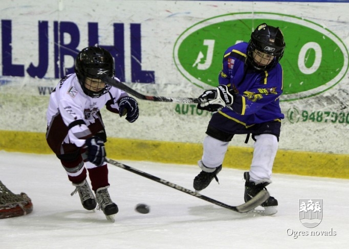 Hokeja komanda "Ogre Juniors 2" debitē Latvijas čempionātā