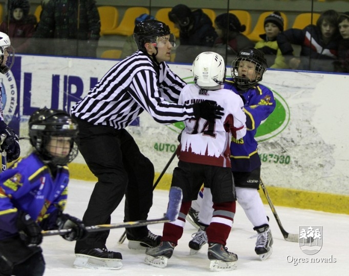 Hokeja komanda "Ogre Juniors 2" debitē Latvijas čempionātā