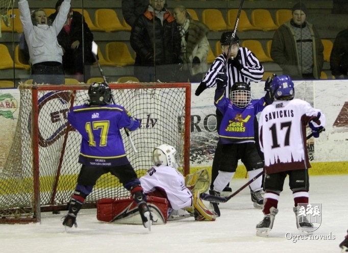 Hokeja komanda "Ogre Juniors 2" debitē Latvijas čempionātā