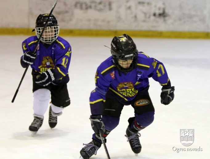 Hokeja komanda "Ogre Juniors 2" debitē Latvijas čempionātā