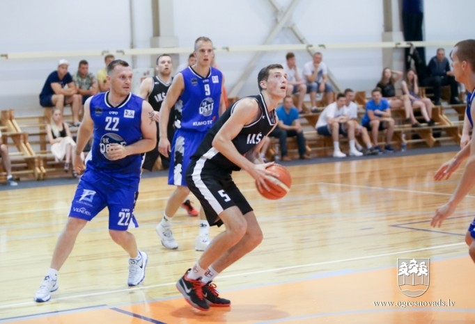 Ogres basketbola izlase ar uzvaru sāk atlases turnīru