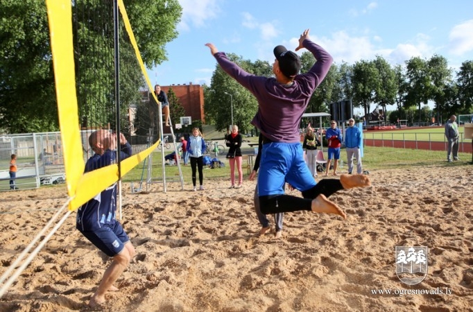 Pirmajā Ogres pludmales volejbola turnīrā uzvar "Jumprava"