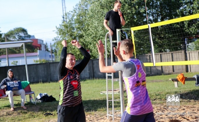 Pirmajā Ogres pludmales volejbola turnīrā uzvar "Jumprava"