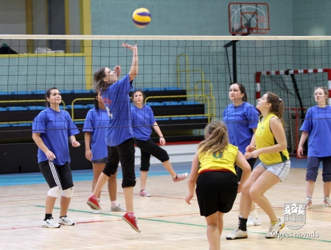 Ogres VT volejbolistes uzvar Skolēnu sporta spēlēs