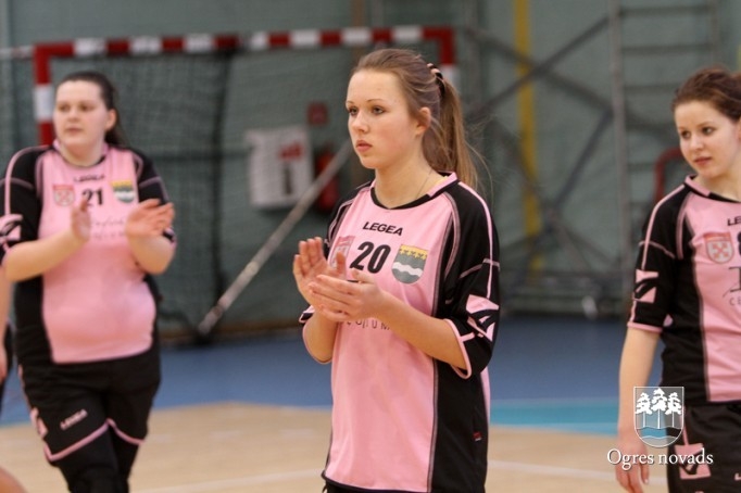 Ogres VT volejbolistes uzvar Skolēnu sporta spēlēs
