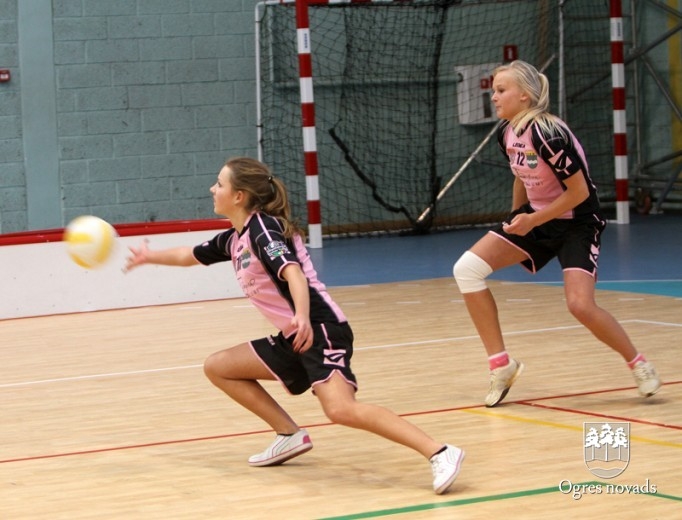 Ogres VT volejbolistes uzvar Skolēnu sporta spēlēs